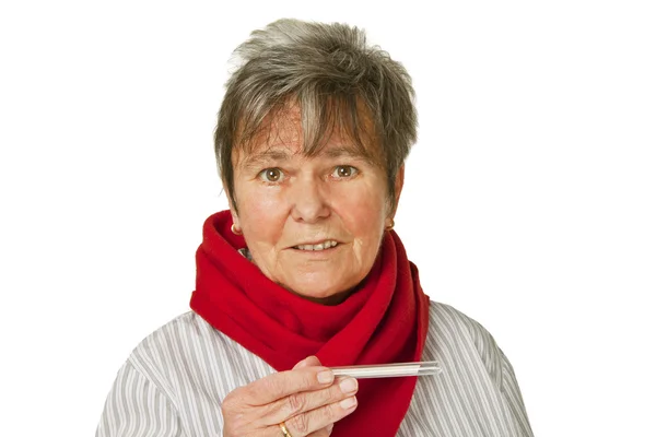 Vrouwelijke Senior Kreeg Een Slechte Koude Geïsoleerde Witte Achtergrond — Stockfoto