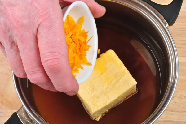 Voorbereiden op biologische zoete sinaasappelschil bakken — Stockfoto