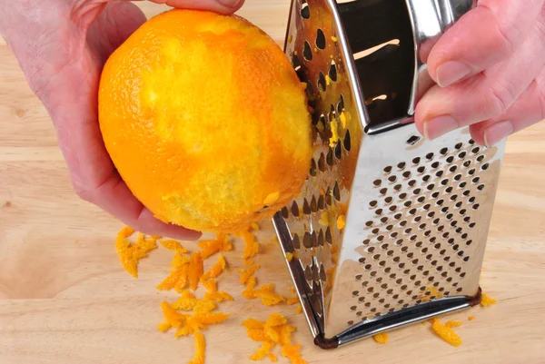 Voorbereiden op biologische zoete sinaasappelschil bakken — Stockfoto