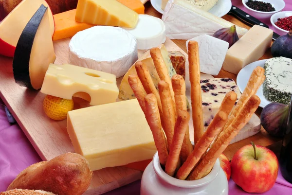 Bazı organik taze peynir peynir tabağı — Stok fotoğraf