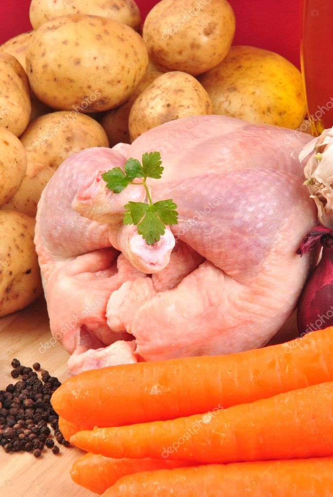 Zutaten für eine Gemüsesuppe mit Huhn - Stockfotografie: lizenzfreie ...