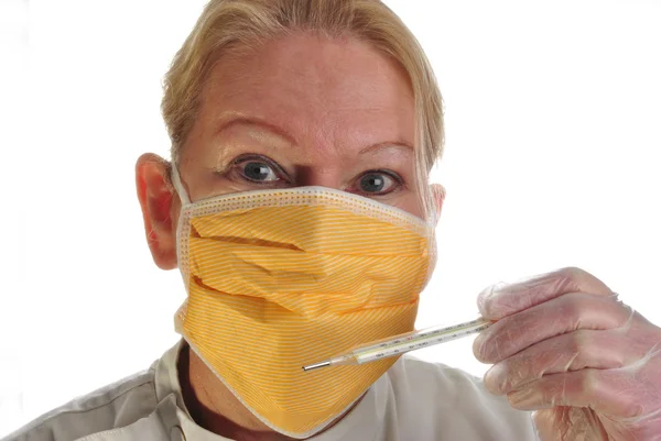 Ιατρικό προσωπικό, φορώντας μια νέα χειρουργική μάσκα — Φωτογραφία Αρχείου