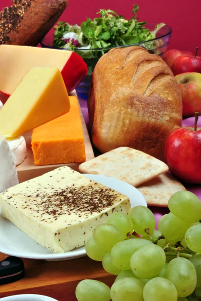 Talerz z organicznych ser świeży — Zdjęcie stockowe