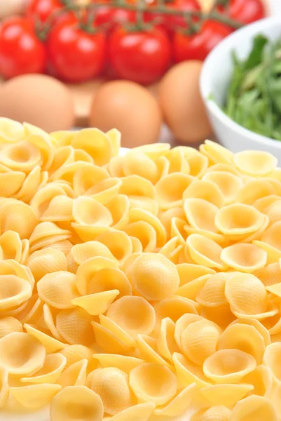 Hemlagad nudelsoppa i en italienska kök — Stockfoto