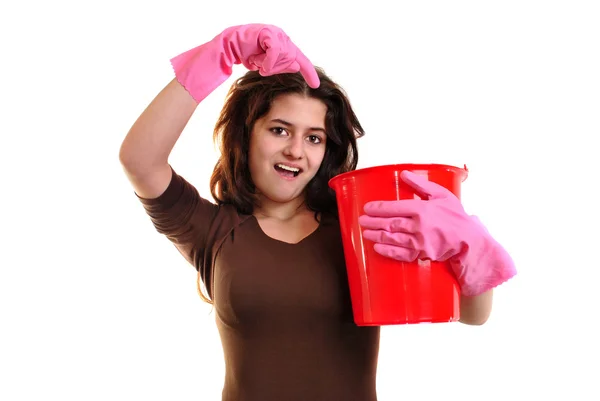 一个年轻的女人带着水桶和手套 — 图库照片