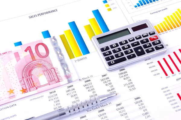 图表和数据与进步与欧洲货币行业财务状况分析 — 图库照片