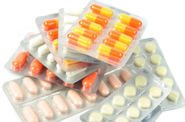 Packungen mit verschiedenen Pillen — Stockfoto