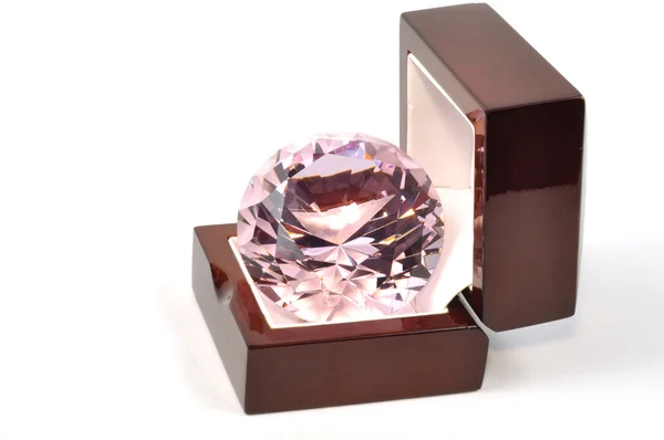 Большой розовый бриллиант — стоковое фото