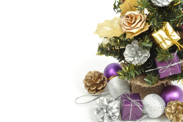 Weihnachten Grün Drei Mit Geschenken Isoliert Auf Weißem Hintergrund — Stockfoto