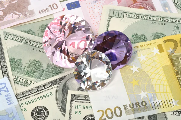 Três Diamantes Euros Dólares Close — Fotografia de Stock
