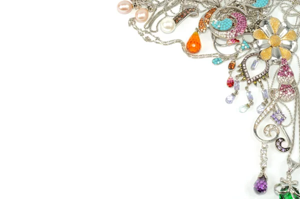 Platinové šperky s drahokamy — Stock fotografie