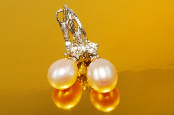 Platinum pearls earring — Stock Photo, Image