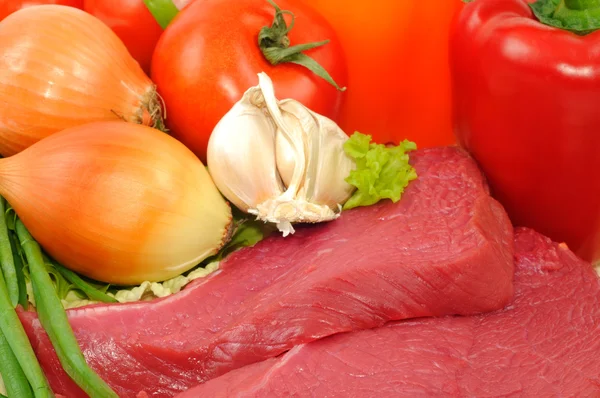 Beef and vegetables — Stock Photo, Image