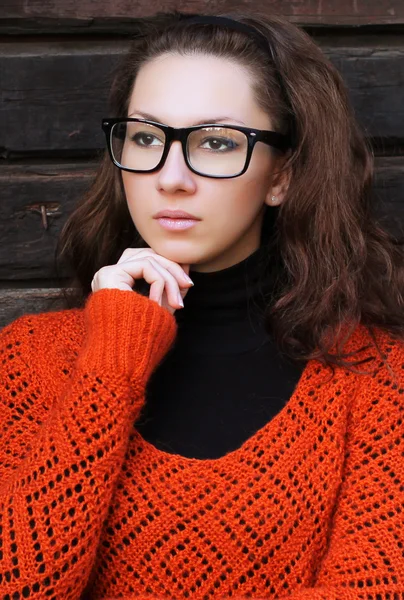 Menina europeia bonita vestindo óculos — Fotografia de Stock