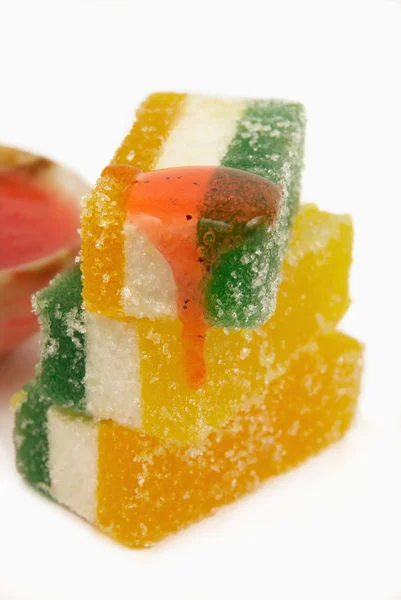 Tres trozos de gelatinas de frutas con cocción — Foto de Stock