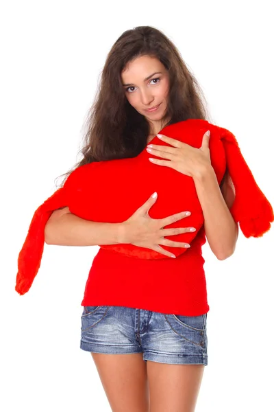 Vacker kvinna med rött hjärta - kärlek koncept — Stockfoto