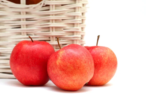 Äpple isolerad på vit - bio mat — Stockfoto