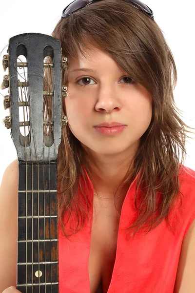 Usměvavá studentka s kytarou — Stock fotografie