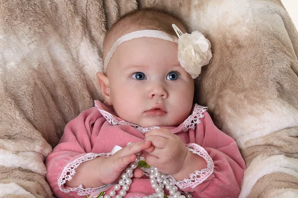 Schöne Nachdenkliche Baby Mädchen — Stockfoto