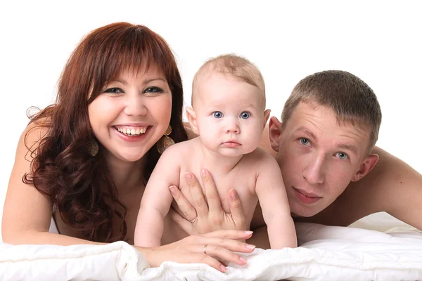 Uśmiechający Się Rodzice Dziecko Patrząc Kamery — Zdjęcie stockowe