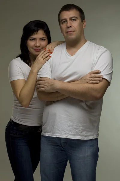 Fiatal férfi és nő - gyönyörű pár — Stock Fotó