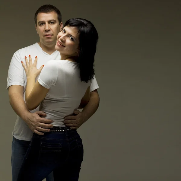 Красивая случайная пара - мужчина и женщина — стоковое фото