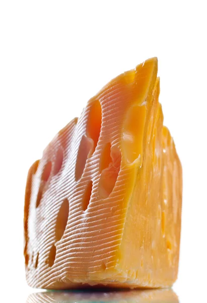 Żółty ser na białym tle — Zdjęcie stockowe