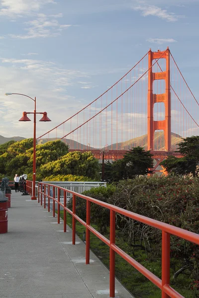 Nézd Járdán Golden Gate Híd — Stock Fotó