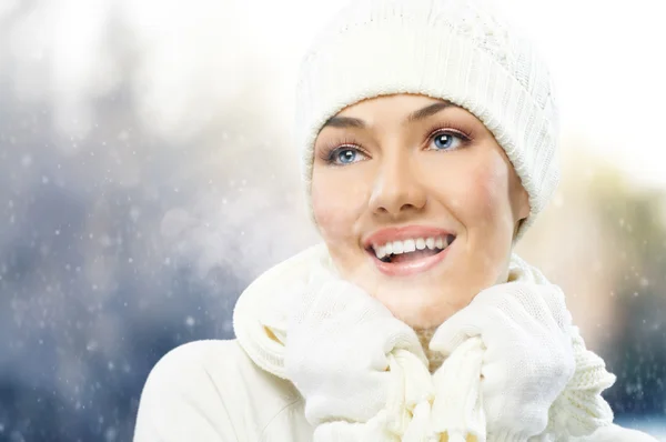 Piękna Dziewczyna Tle Zimowym — Zdjęcie stockowe