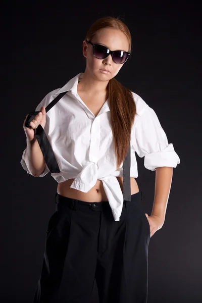 Serious girl in sunglasses — Stock Photo, Image