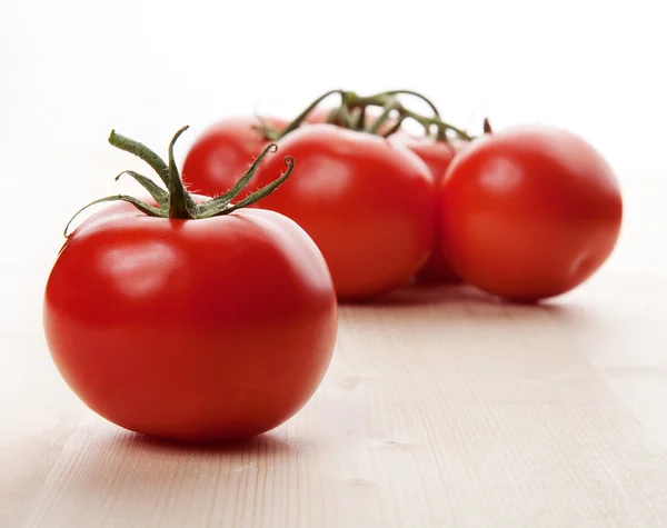 分離の新鮮なトマト — ストック写真