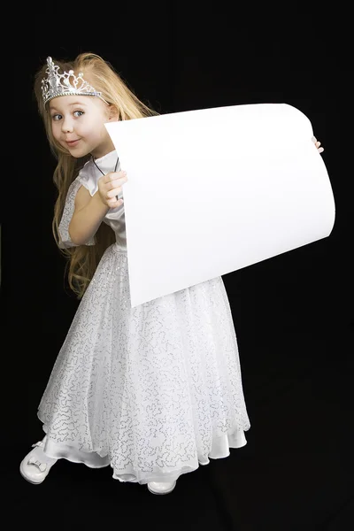 Menina branca Princesa segurando tabuleta . — Fotografia de Stock