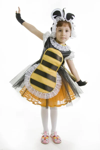 작은 소녀는 꿀벌 복장에서 옷을 입고 — 스톡 사진