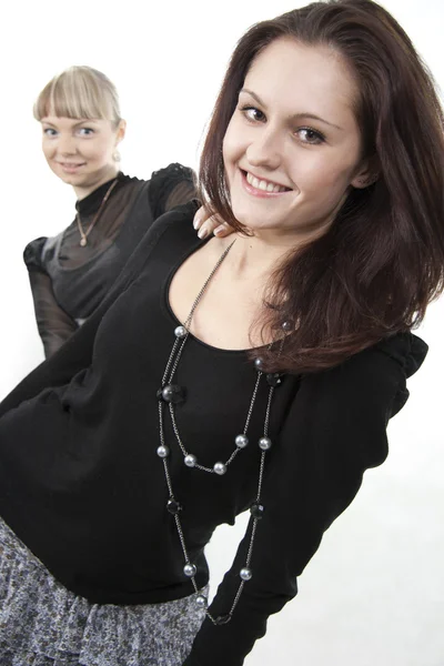 Két fiatal barátom lány boldogságot, fehér — 스톡 사진