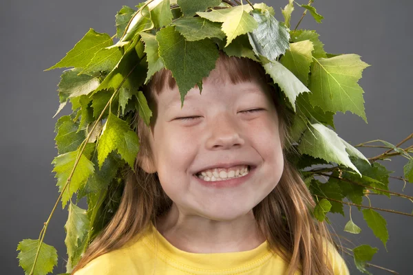Porträtt av den glada lilla flickan — Stockfoto