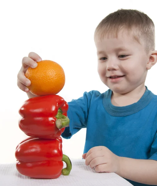 Gemüse und Obst sind ein gesundes Lebensmittel für Kinder. — Stockfoto