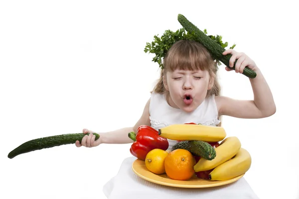 Hortalizas y frutas es un alimento saludable de los niños . —  Fotos de Stock
