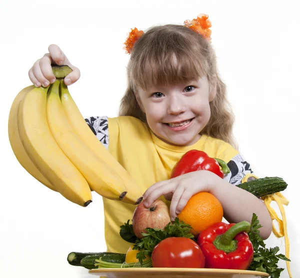 Hortalizas y frutas es un alimento saludable de los niños . —  Fotos de Stock
