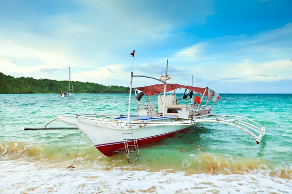Филиппинская лодка — стоковое фото