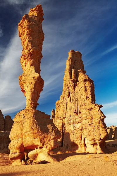 Zandstenen rotsen in de Saharawoestijn, Algerije — Stockfoto