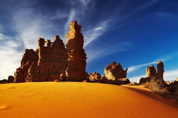 Παράξενη ψαμμίτη βράχια στην έρημο Σαχάρα — Φωτογραφία Αρχείου