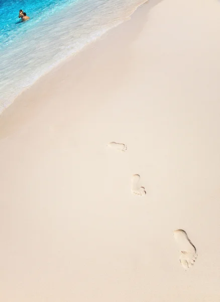 Spiaggia Tropicale Impronte Sulla Sabbia Thailandia — Foto Stock