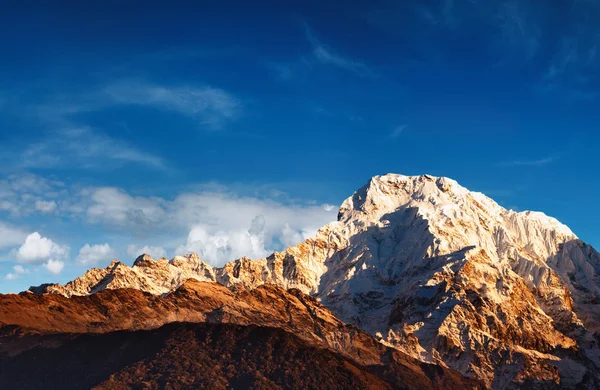 Annapurna Süden bei Sonnenaufgang — Stockfoto