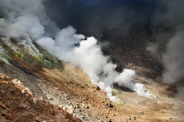 Cratera vulcânica activa — Fotografia de Stock
