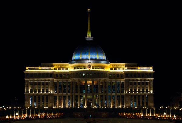 Başkanlık Sarayı Gece Manzarası Astana Kazakistan — Stok fotoğraf