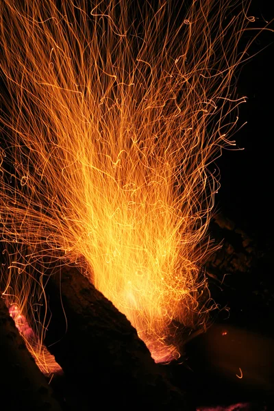 Sprankelende vlam — Stockfoto