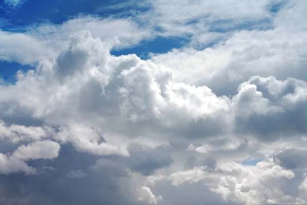 Himlen täckt med moln — Stockfoto