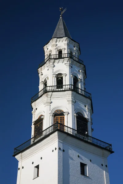 Nevjansky torre que cae del siglo XVIII — Foto de Stock