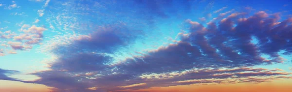 Панорамний вид на захід сонця — стокове фото