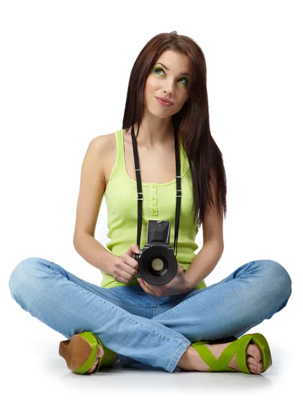 Bella giovane donna con macchina fotografica. — Foto Stock